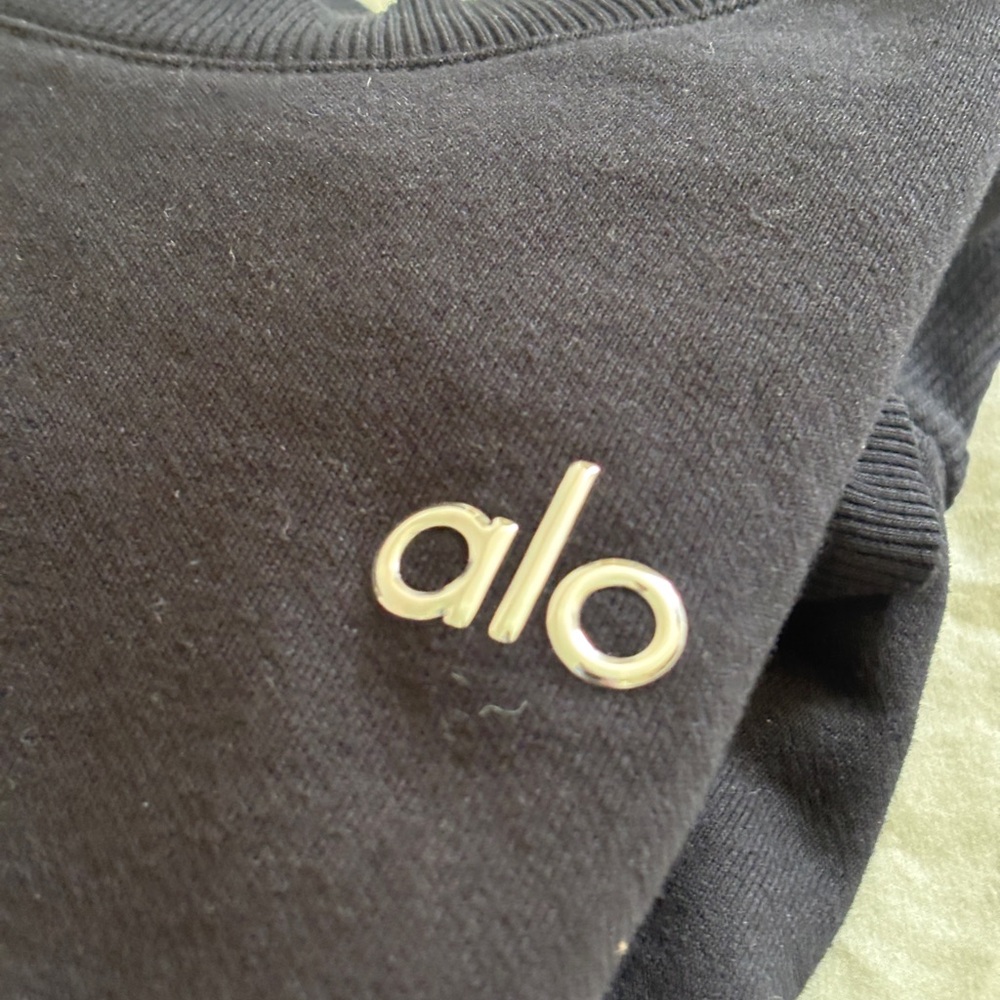 ALO Yoga Black Crewneck Sweater